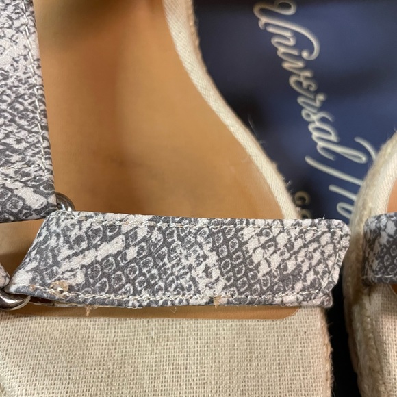 Universal Thread Bree Grey Wedge sandal Size 8 1/2 - Picture 7 of 7